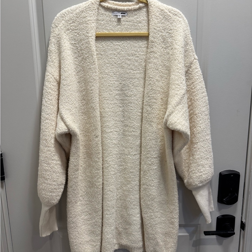 LIKE NEW▪️Fuzzy Cream Cardigan